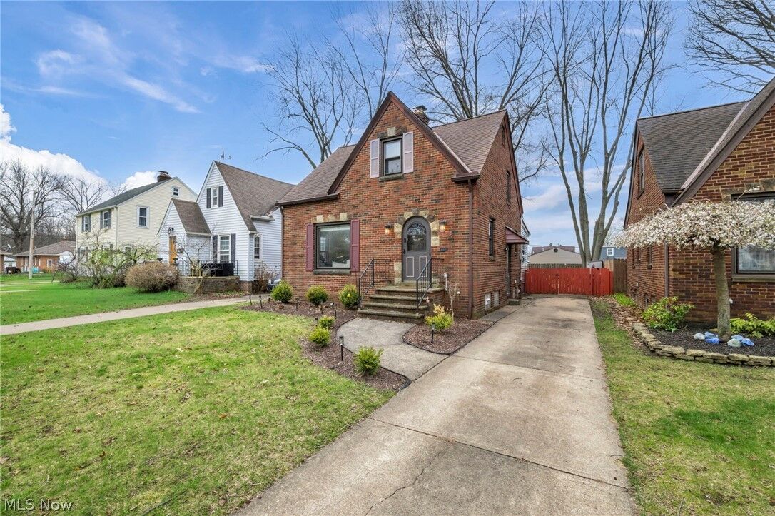 Property Photo:  16209 Elsienna Avenue  OH 44135 