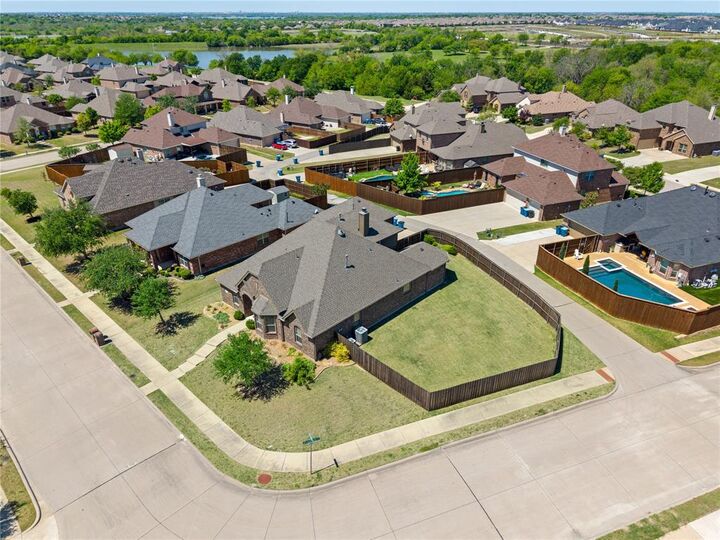 Property Photo: 1414 Dhaka Drive TX 75087