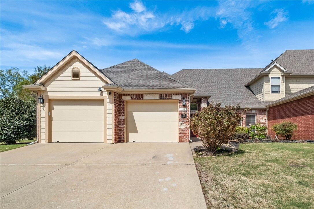 Property Photo: 6617 W Valley View Road AR 72758