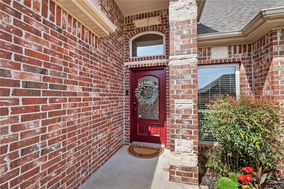 Property Photo:  6617 W Valley View Road  AR 72758 