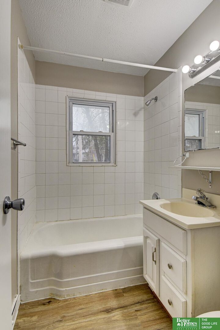 Property Photo:  4601 N 54th Circle  NE 68104 