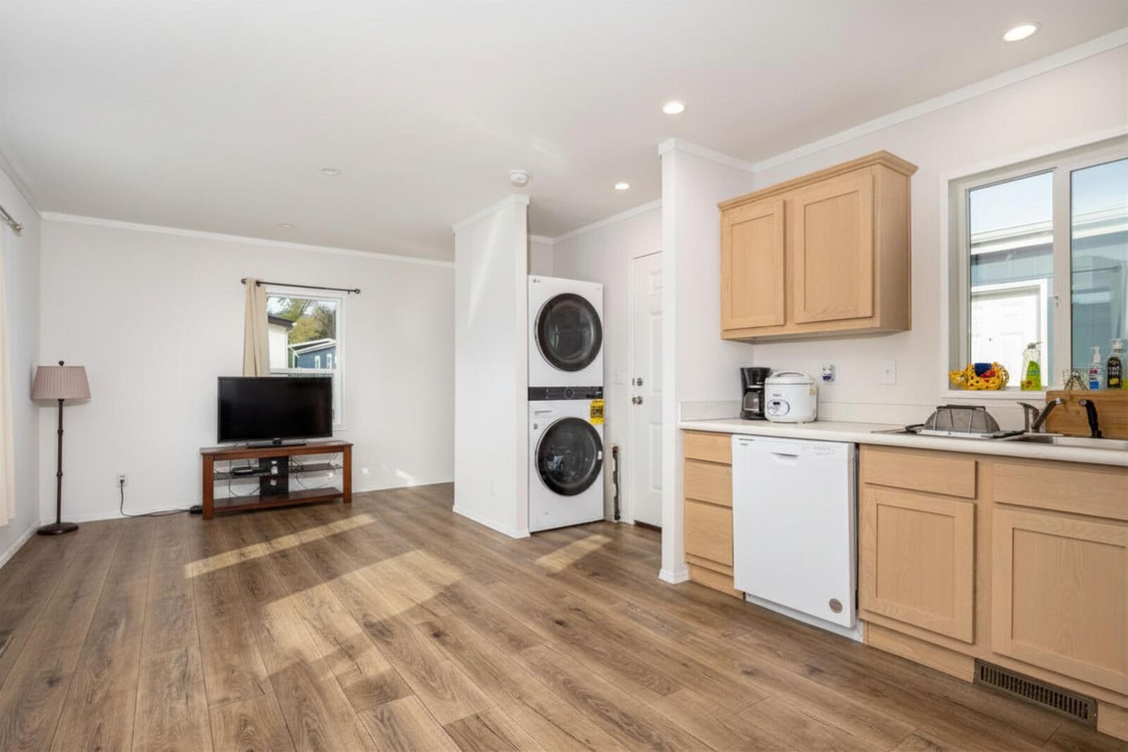 Property Photo: 460 Arnos Street 27 OR 97540