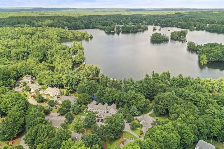 Property Photo:  18 Wintergreen Ct 18  MA 01462 