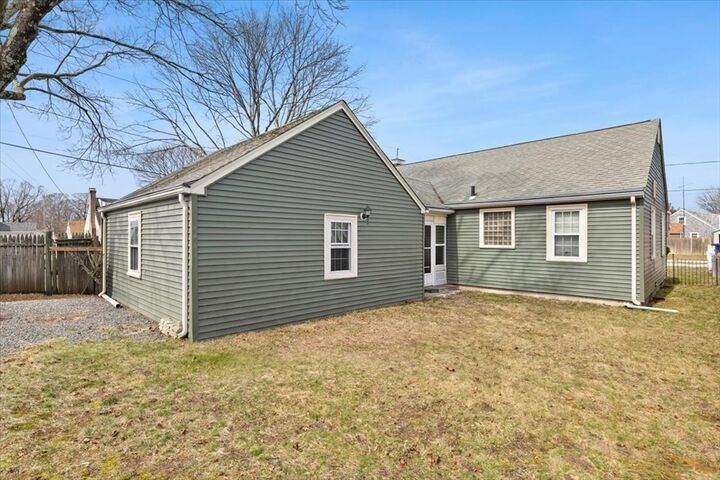 Property Photo:  49 Cove St  RI 02861 