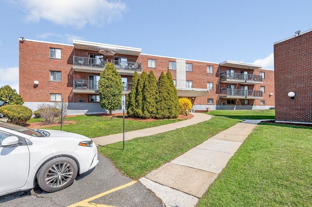 Property Photo: 300 Governors Dr 21 MA 02152