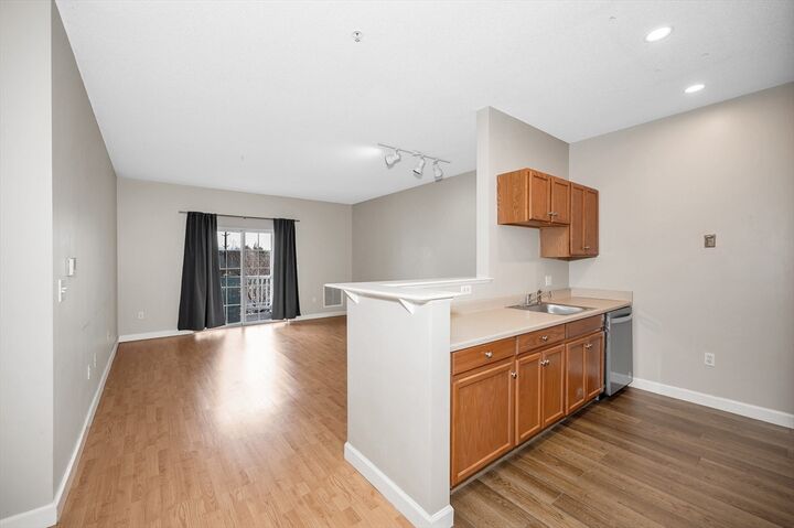 Property Photo: 21 Hampshire Rd 306 MA 01844