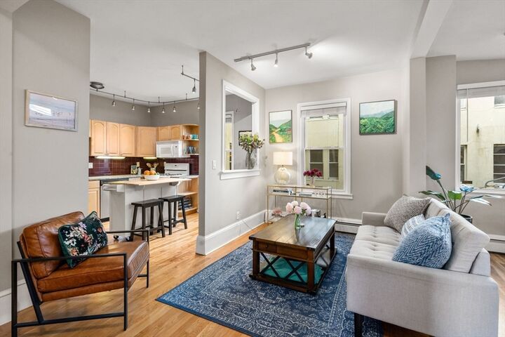 Property Photo:  122 Trowbridge 1R  MA 02138 