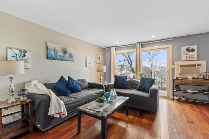 Property Photo:  80 Edgelawn Avenue 6  MA 01845 