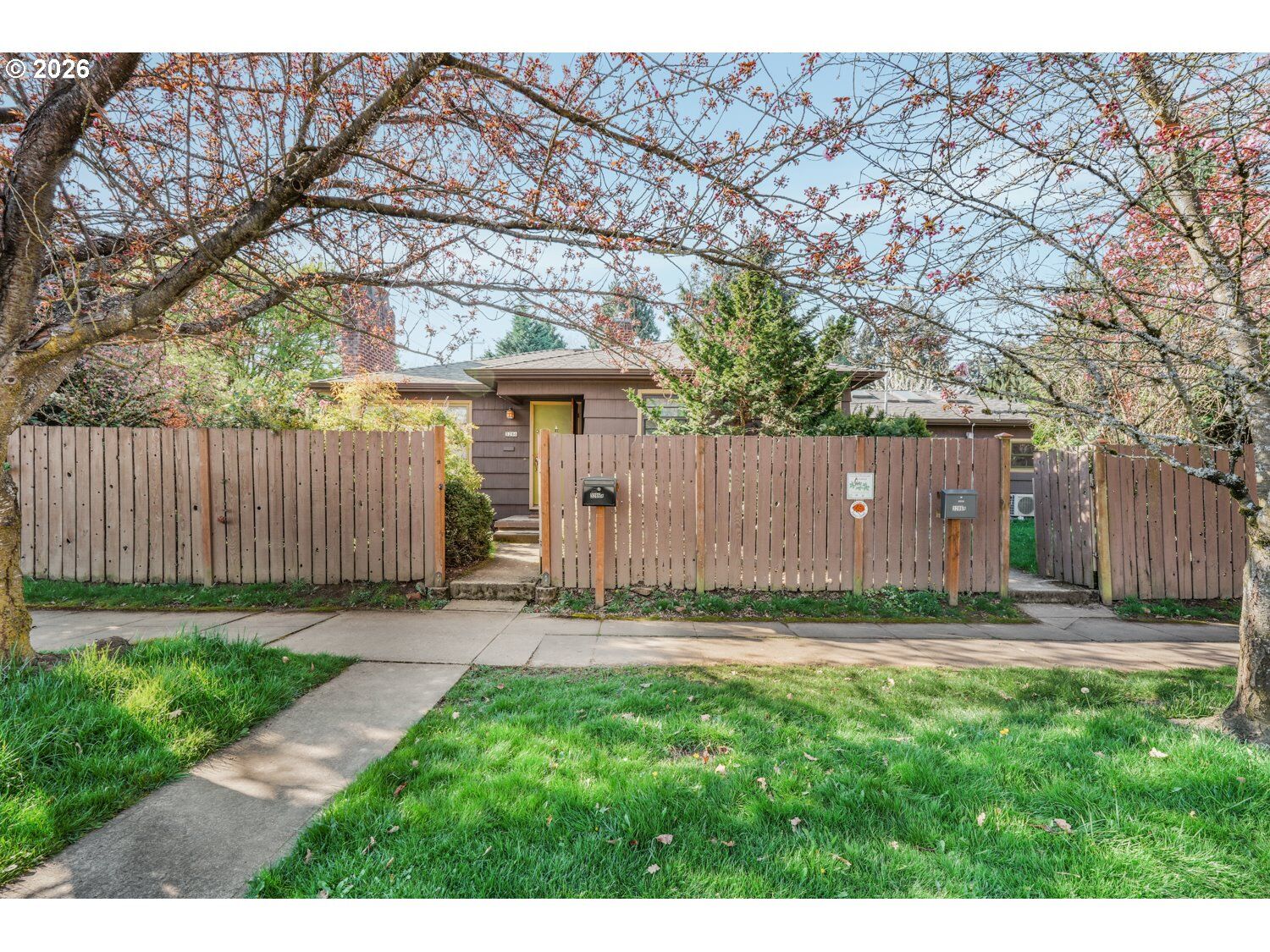 Property Photo:  3286 NE Holman St  OR 97211 