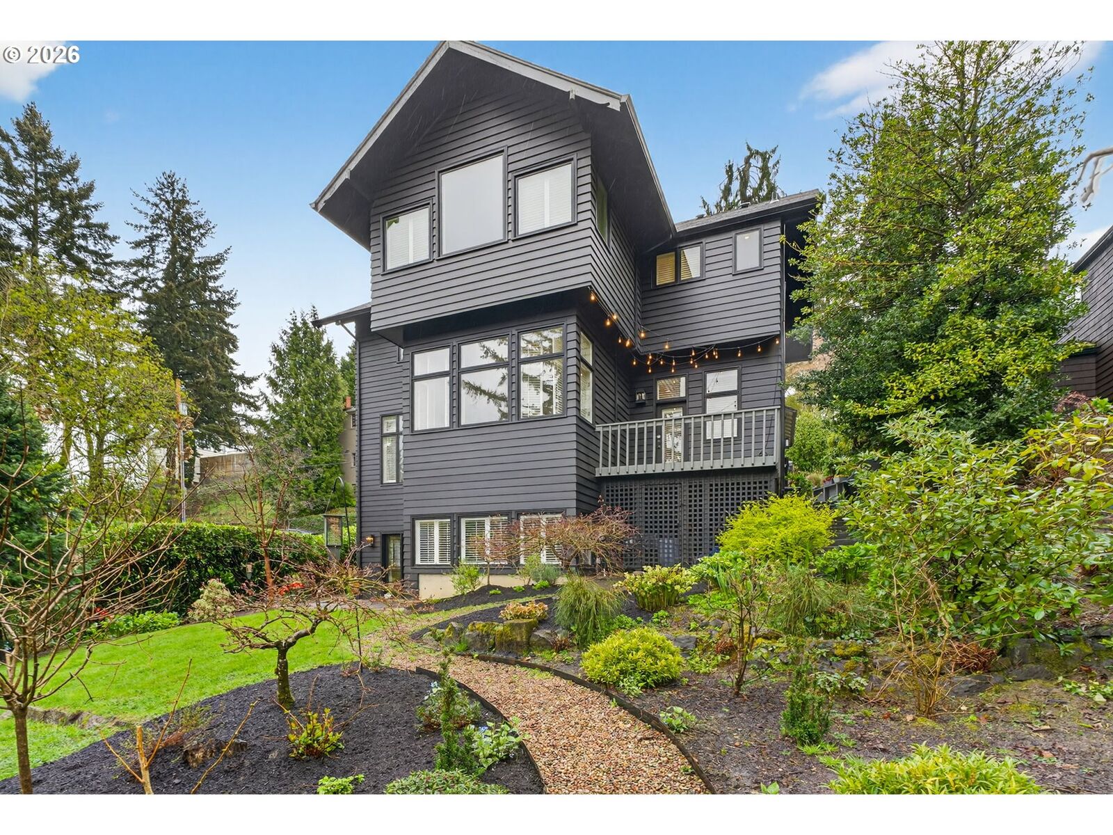 Property Photo:  1941 SW Montgomery Pl  OR 97201 