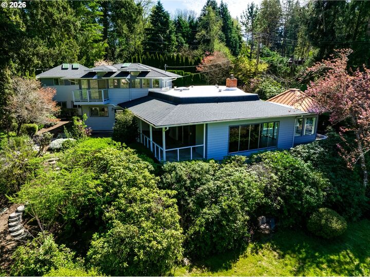 Property Photo: 91082 Leashore Dr OR 97488