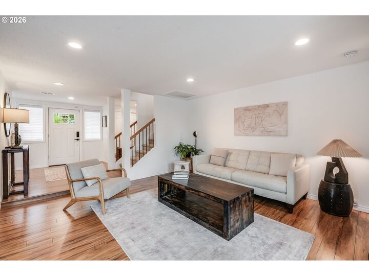 Property Photo:  610 SW Primrose St  OR 97219 