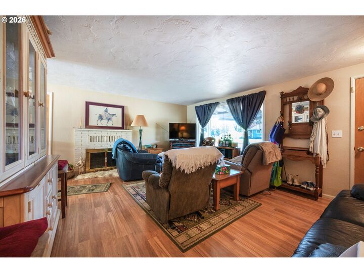 Property Photo: 2190 Pierce St OR 97405