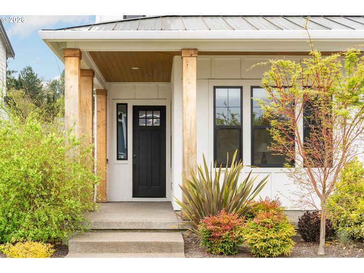 Property Photo: 2744 Dahlia Dr OR 97068