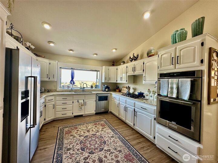 Property Photo: 1919 Creekside Place WA 98221