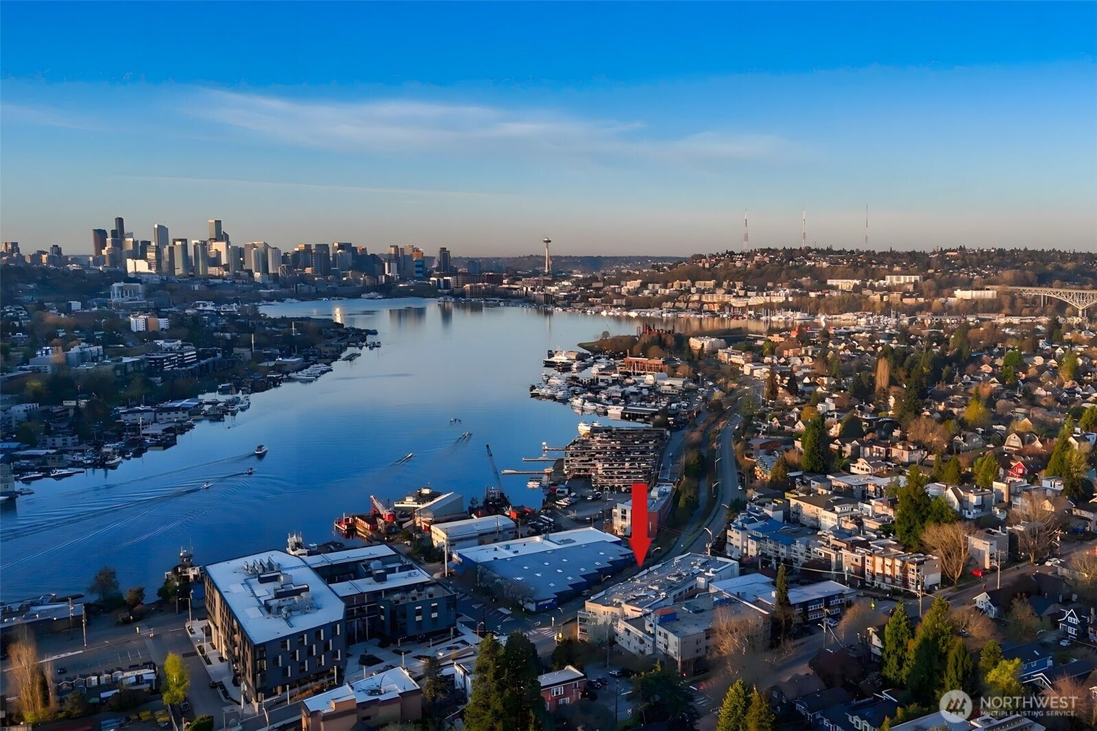 Property Photo: 3900 2nd Avenue NE 403 WA 98105