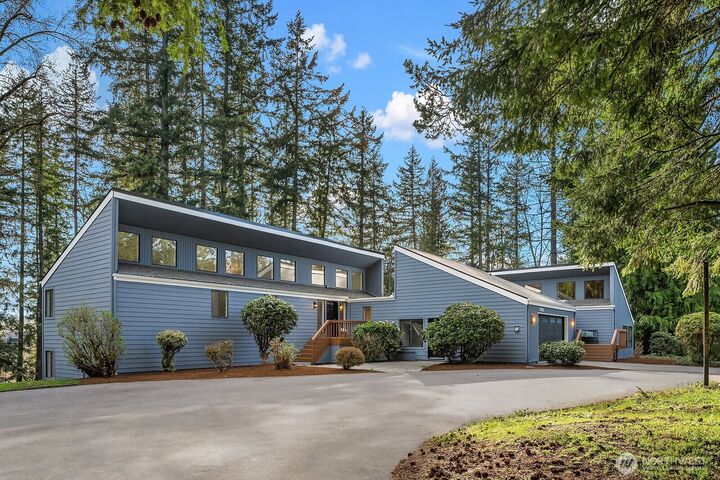 Property Photo:  21221 SE 13th Place  WA 98075 
