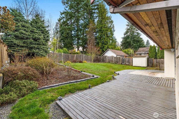 Property Photo:  11516  Bartlett Ave  NE  WA 98125 