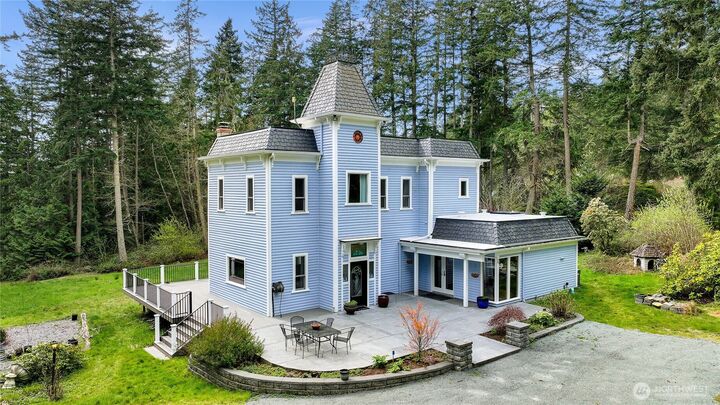 Property Photo:  6710  Deer Lane  WA 98221 