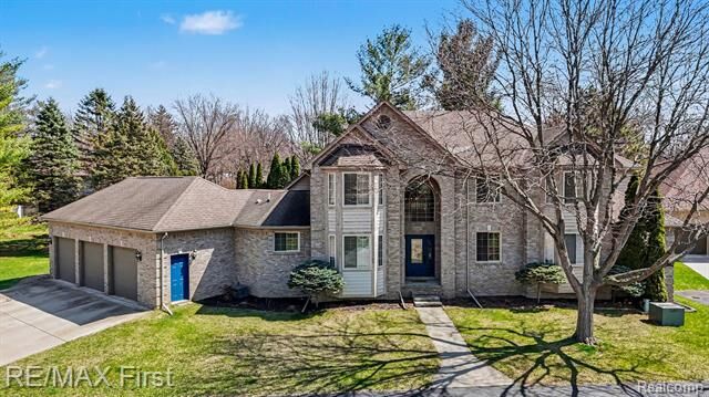 Property Photo: 20400 Robinway Drive MI 48036