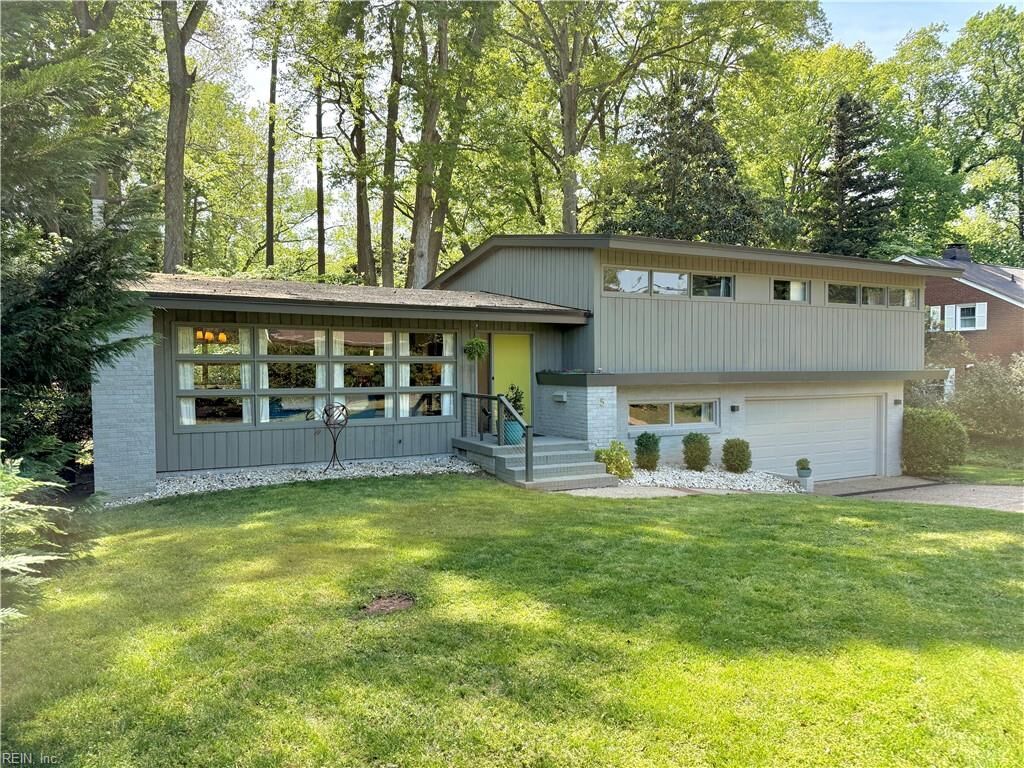 Property Photo: 5 Downing Pl VA 23606