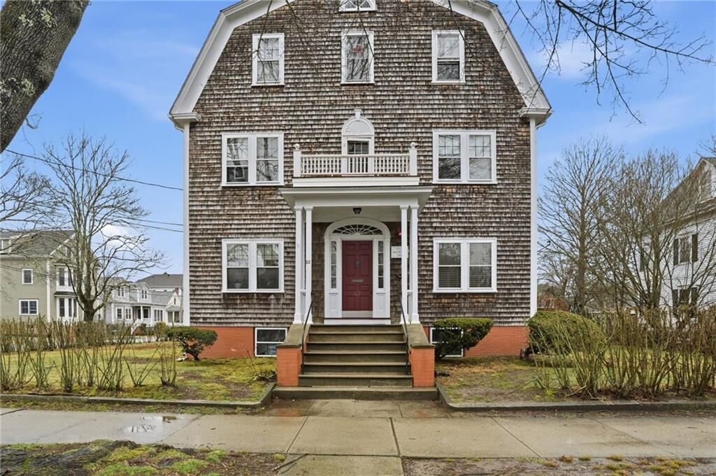 Property Photo:  82 High Street 1S  RI 02809 