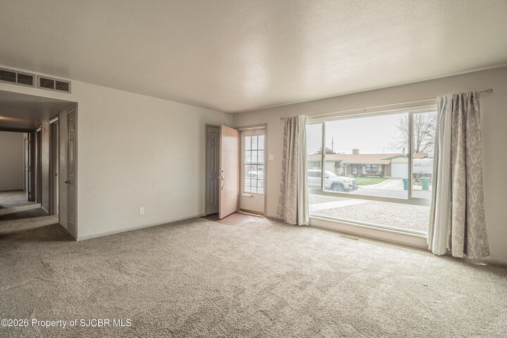 Property Photo: 112 W 35th Street NM 87401