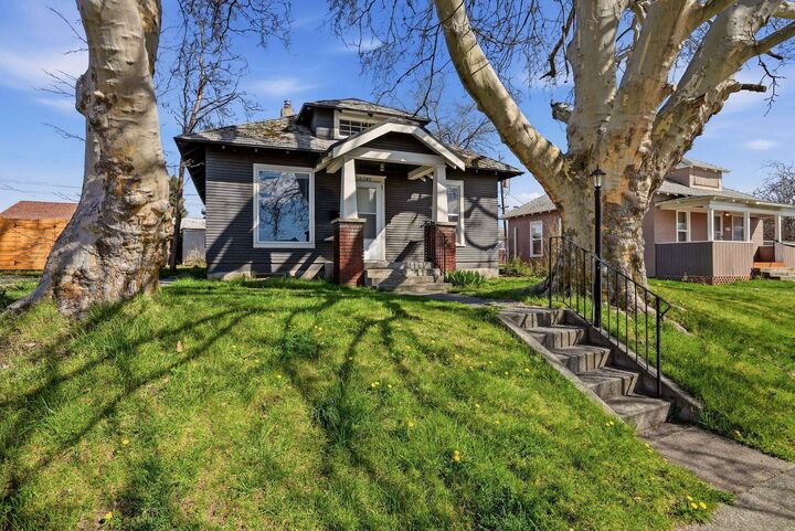 Property Photo:  707 E Kiernan Ave  WA 99207 