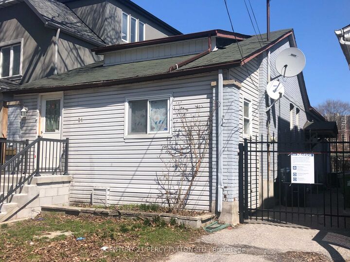 Property Photo:  21 Eastdale Avenue  ON M4C 4Z8 