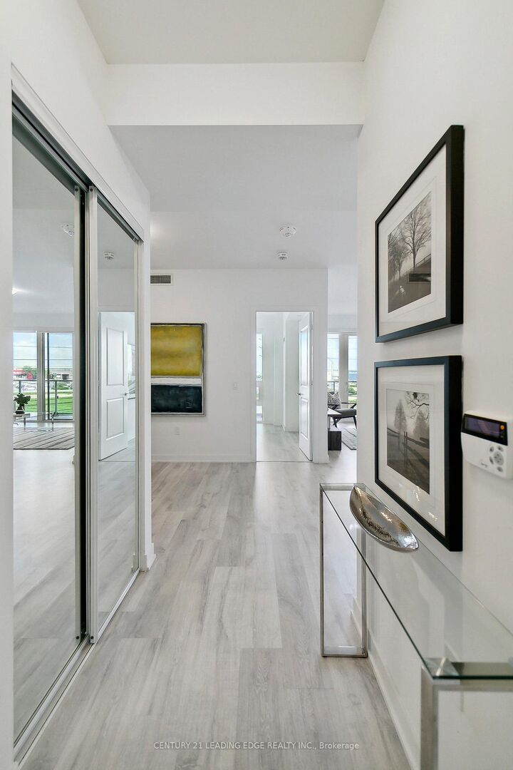 Property Photo:  4655 Metcalfe Avenue 302  ON L5M 0Z7 