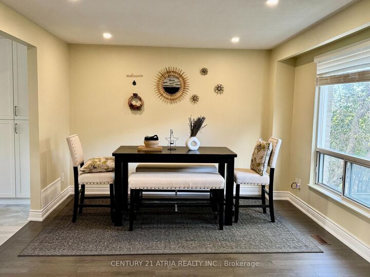 Property Photo:  38 Henderson Drive  ON L4G 3L2 