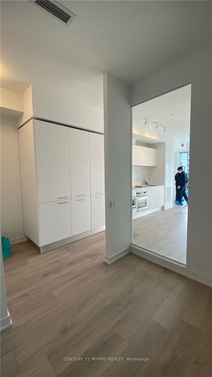 Property Photo:  3 Gloucester Street 2512  ON M4Y 1L8 