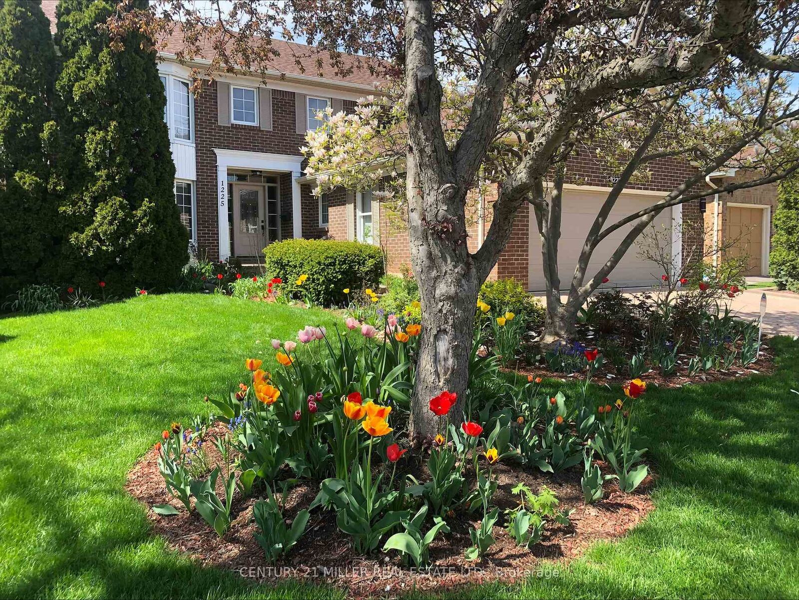 Property Photo:  1225 Old Post Drive  ON L6M 1A5 