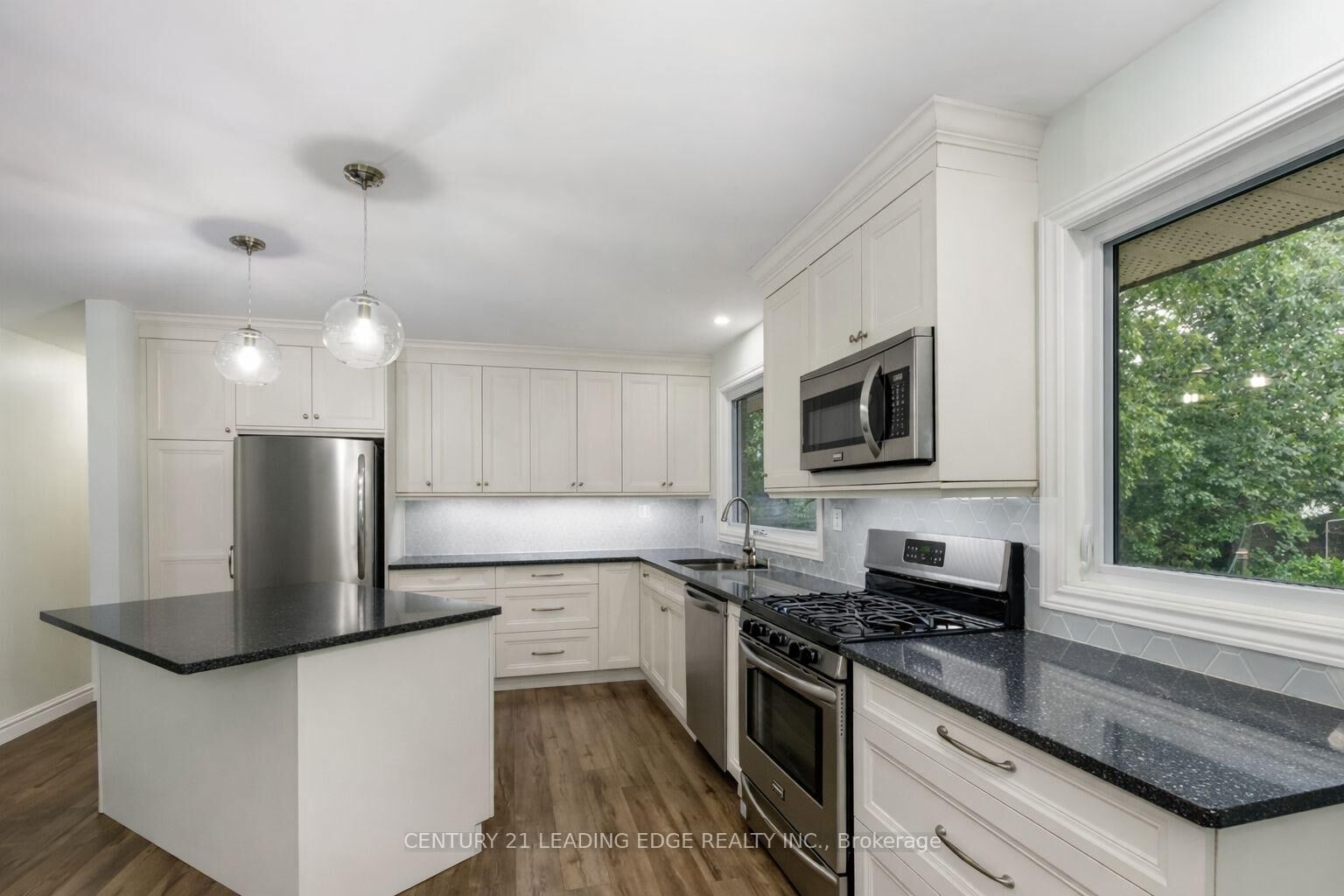 Photo de la propriété:  306 Lindan (Room 2) Avenue  ON K9L 1K6 