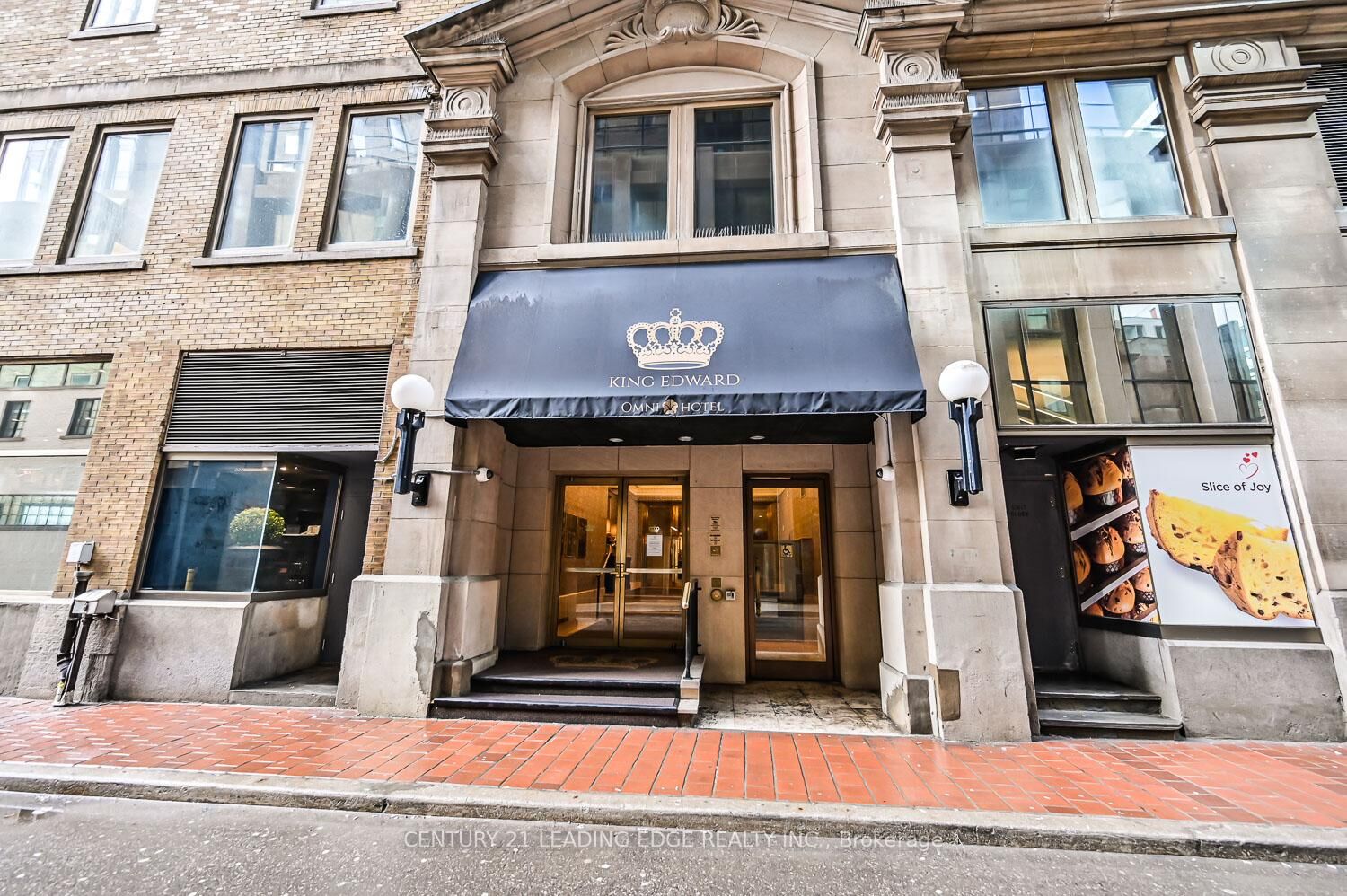 Photo de la propriété: 22 Leader Lane 343 ON M5E 1S5