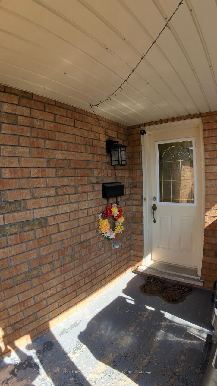 Photo de la propriété:  3822 Spicewood Way  ON L5N 7W7 