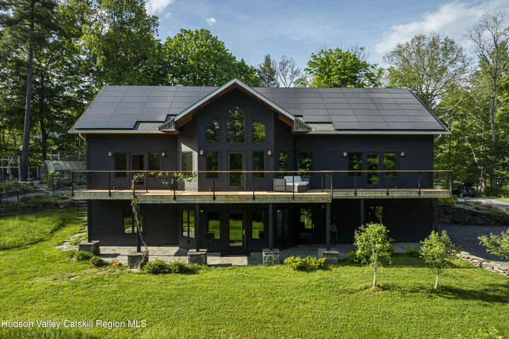 Property Photo:  592 Swartekill  NY 12561 
