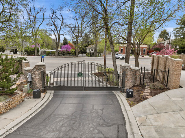 Property Photo: 1842 E Peyton Ct UT 84117