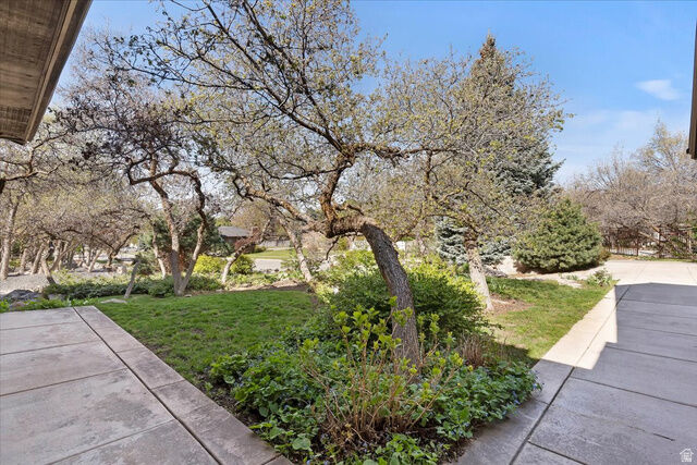 Property Photo: 5074 Iroquois Way UT 84403