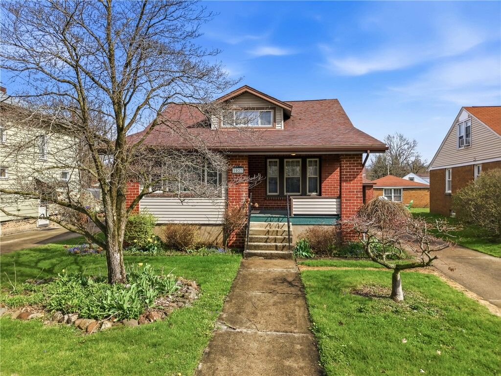 Property Photo:  1027 Myrtle Pl  PA 16146 