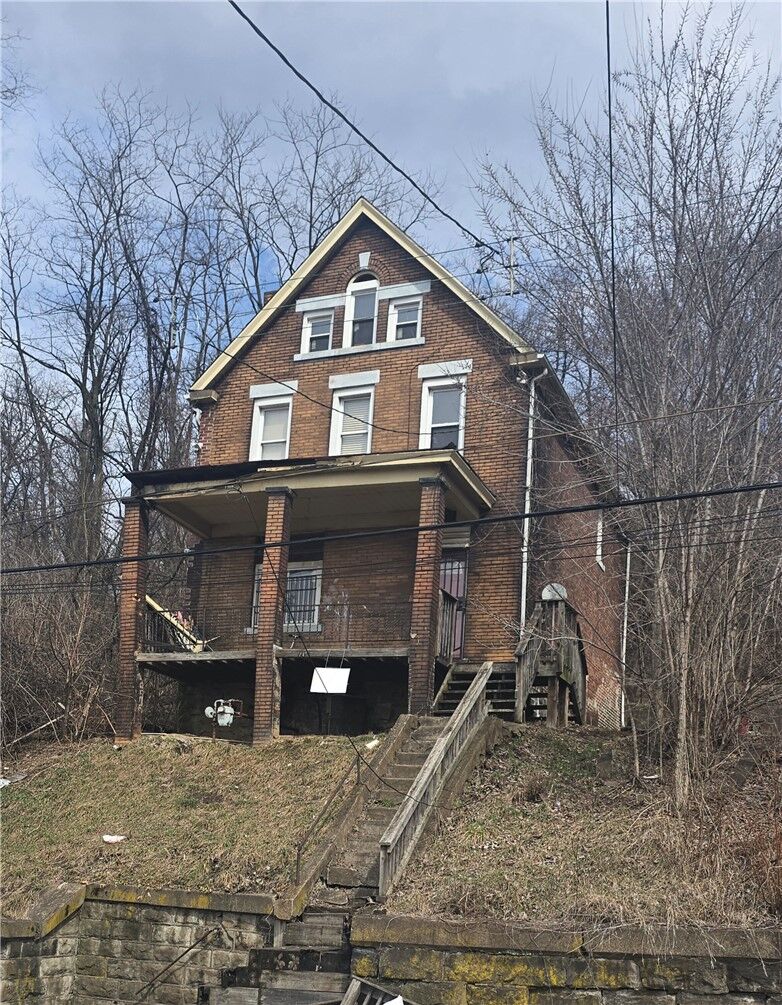 Property Photo:  1003 Spring St  PA 15104 