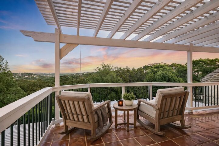 Property Photo:  2417 Never Bend Cove  TX 78746 