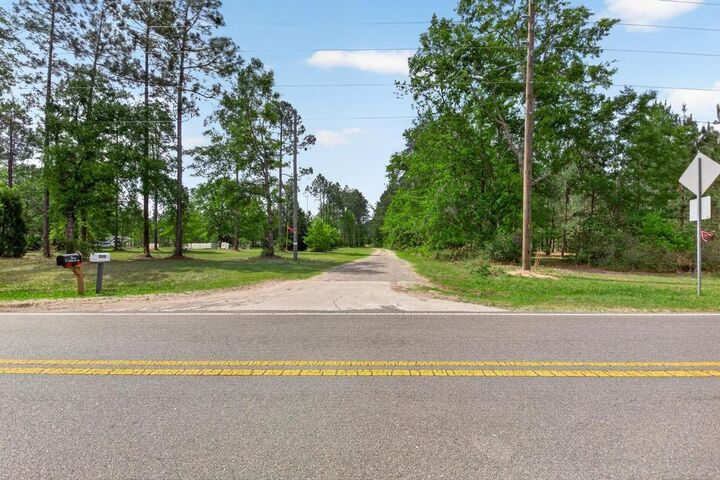 Property Photo: 15559 County Road 108 FL 32046