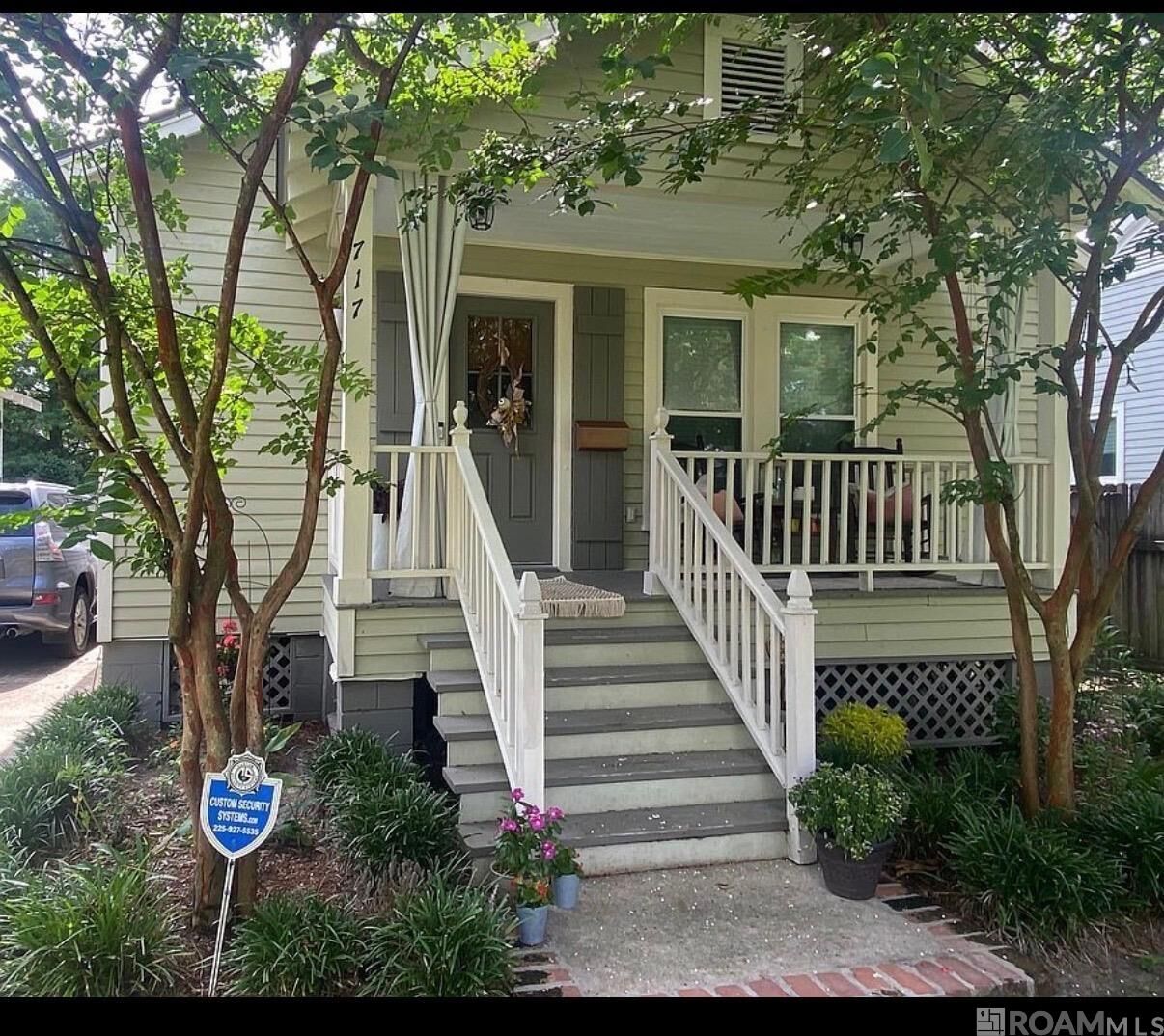 Property Photo:  717 Acadia St  LA 70806 