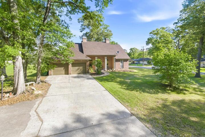 Property Photo:  2345 Zelmere St  LA 70791 