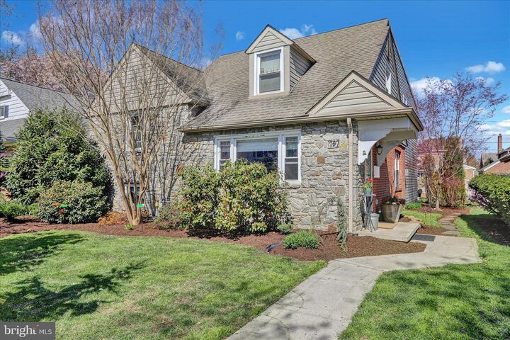 Property Photo:  937 Louise Avenue  PA 17601 