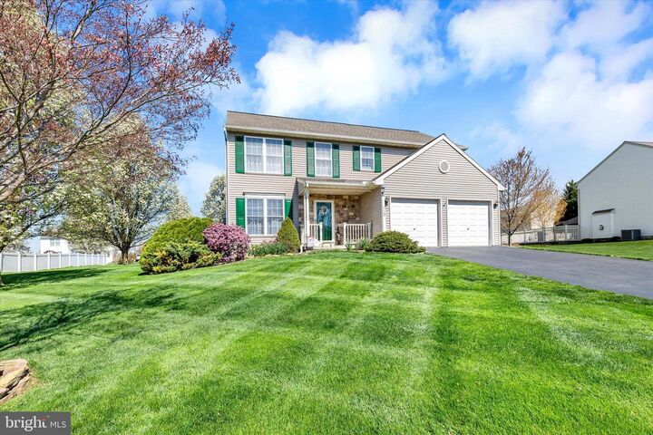 Property Photo: 113 Hillcrest Road PA 17547