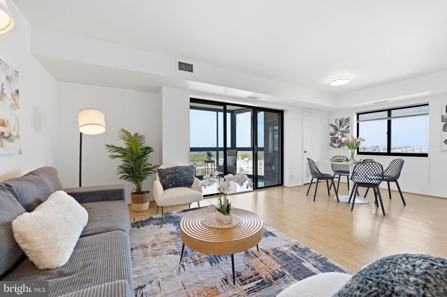 Property Photo:  900 N Stafford Street 1919  VA 22203 