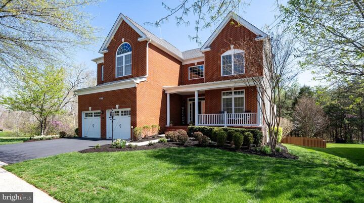 Property Photo:  5800 Waterloo Bridge Circle  VA 20169 