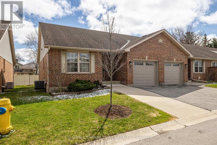 Property Photo:  680 Commissioners Road West 28  ON N6K 4T8 